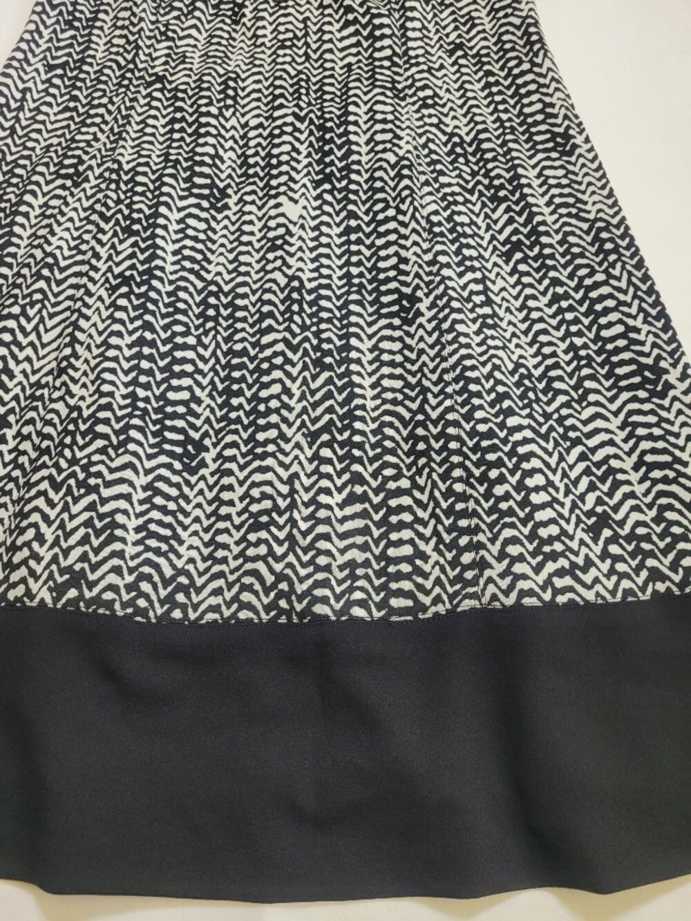 DKNY Colorblock Herringbone Zip Sheath Dress Black White NEW Quiet Luxury - Picture 3 of 12